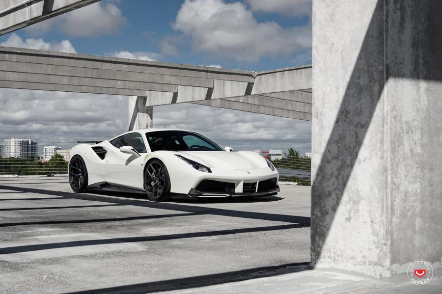  Ferrari 488 GTB on Vossen Wheels (S21-01) 2019 года  (фото 4 из 52)